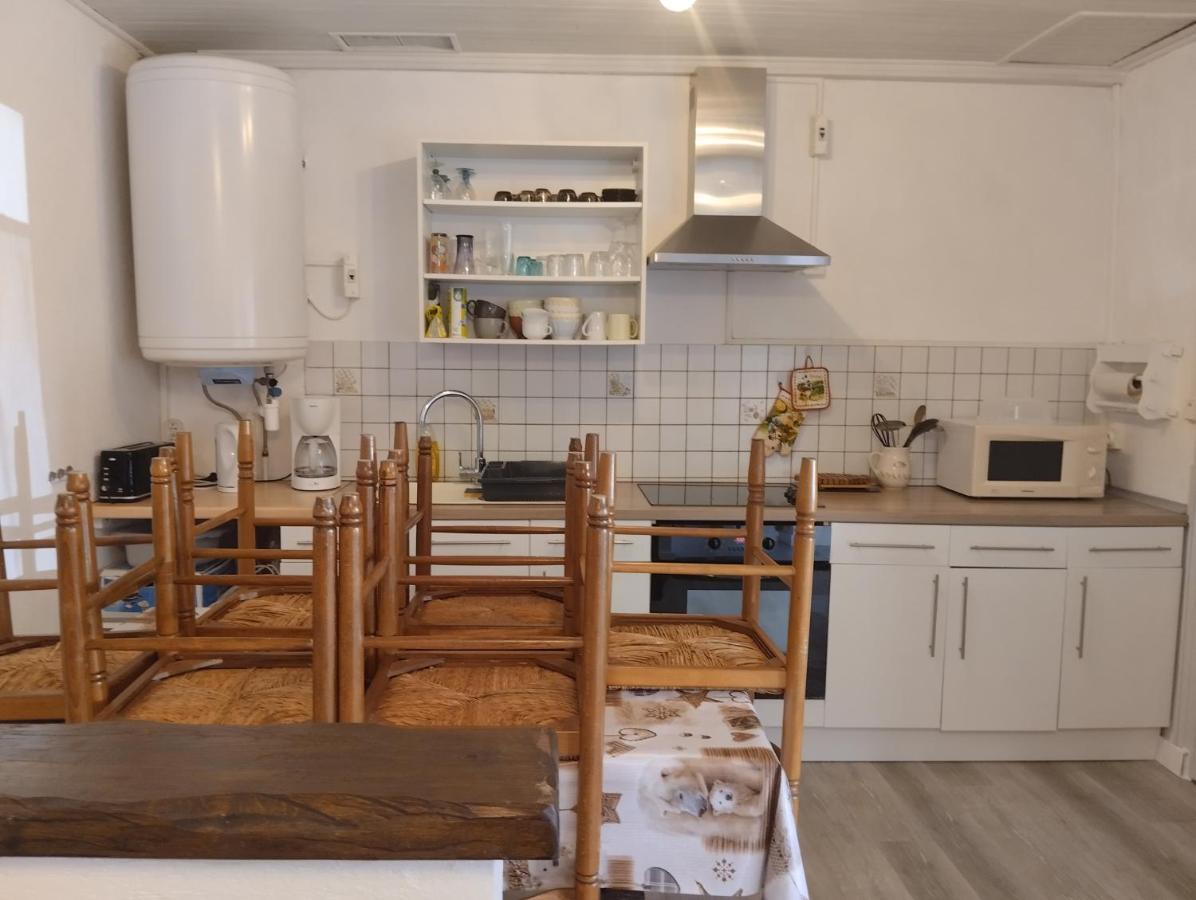 Appartement sans linge de maison Besse-et-Saint-Anastaise Extérieur photo