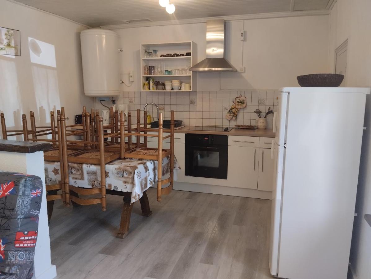 Appartement sans linge de maison Besse-et-Saint-Anastaise Extérieur photo